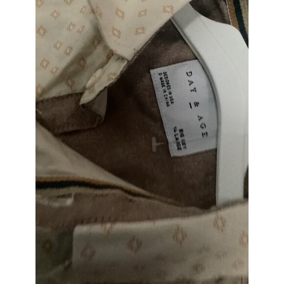 Day & Age Size XLarge Beige Allover Print Short Sleeve Button-Up Shirt for Boys - Picture 6 of 7